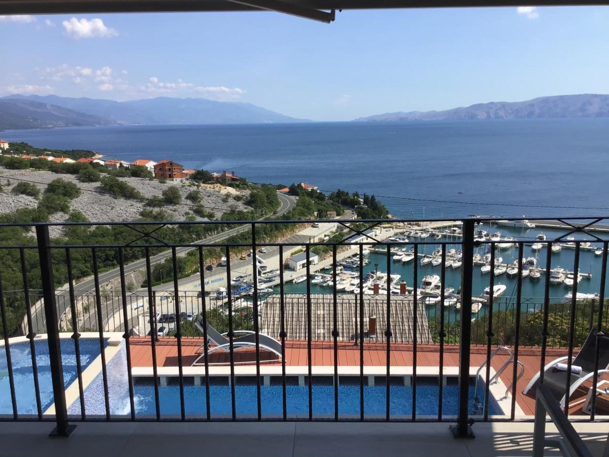 Apartments Villa Manda Novi Vinodolski Exterior photo