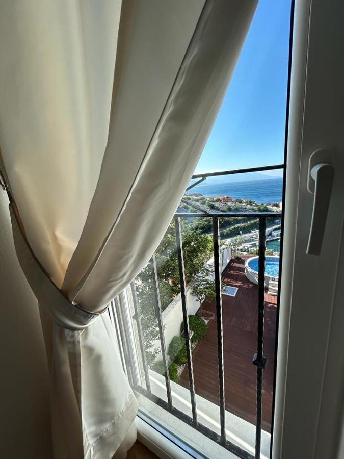 Apartments Villa Manda Novi Vinodolski Exterior photo